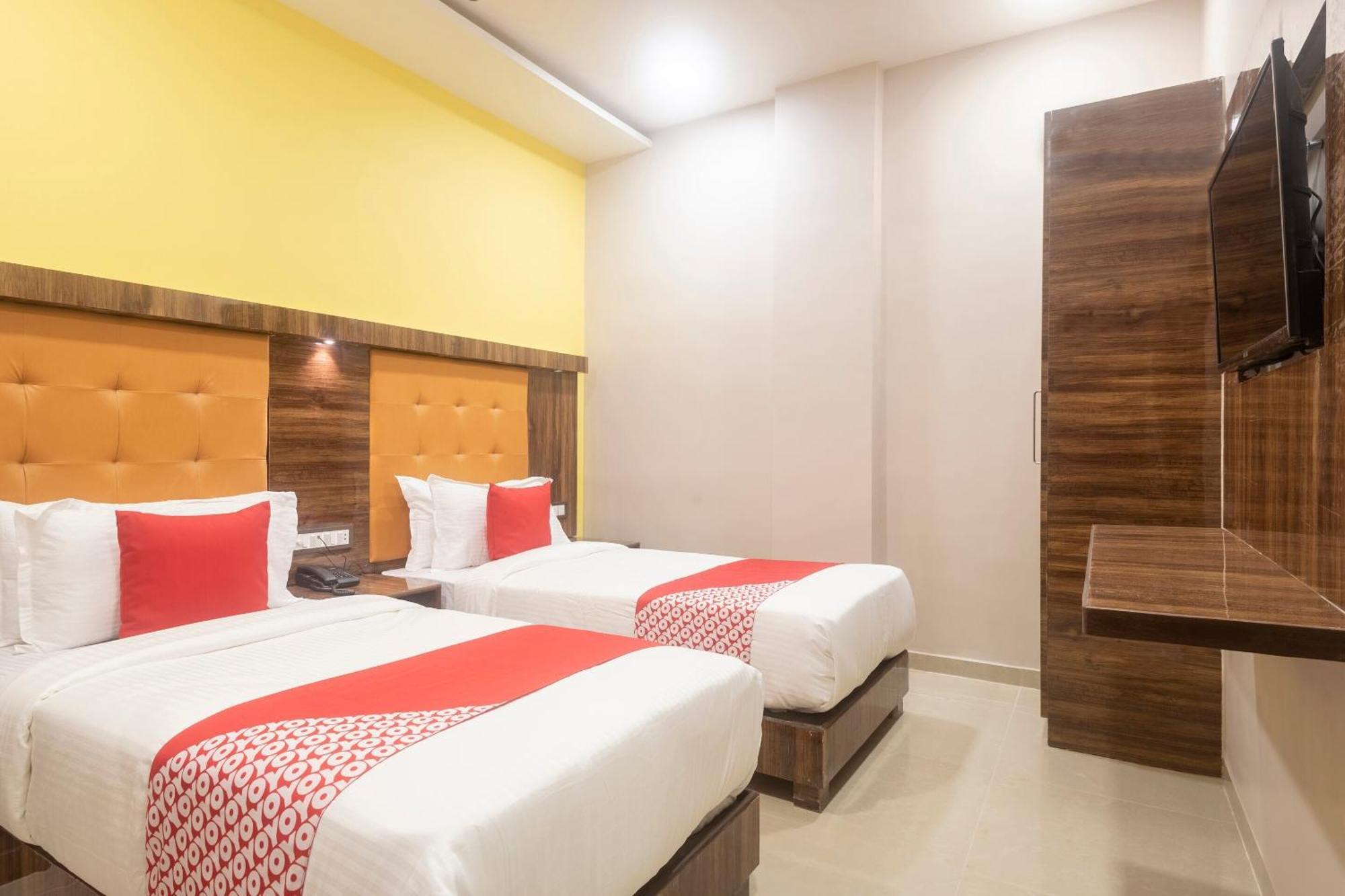 Hotel Blue Executive Near Chhatrapati Shivaji International Airport Mumbai Exterior photo